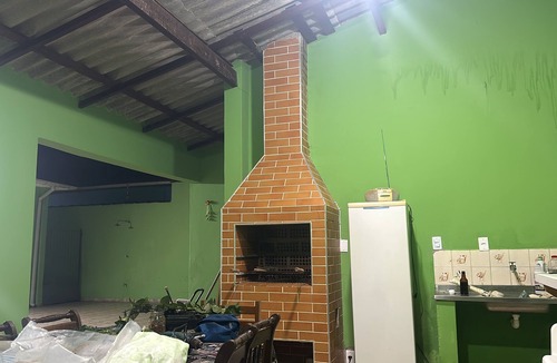 Solemar House | The house has 3 bedrooms, 3 bathrooms, a kitchen, and a spacious living room for added comfort.