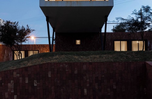 Villa Allende House | THE MIRADOES II