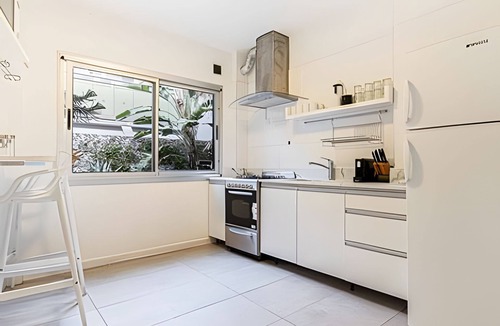 Palermo House | The Ultimate Palermo Soho Oasis BBQ and Jacuzzi!