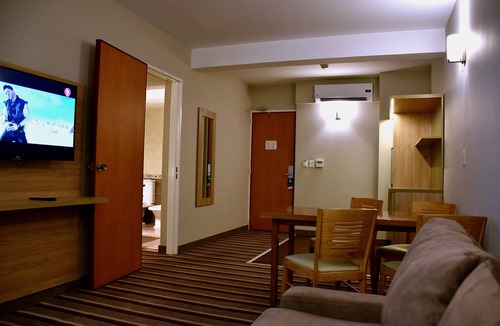 San Rafael Hotel | Tower Inn and Suites