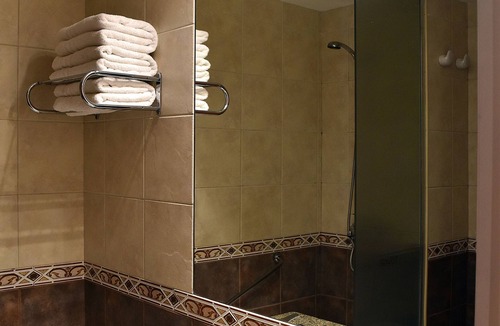 San Rafael Hotel | Tower Inn and Suites