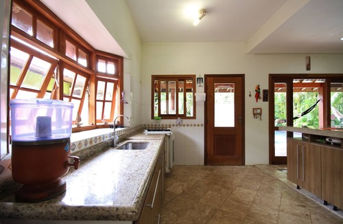 Horto House | UBATUBA! House in gated community, 24-hour security, private pool.