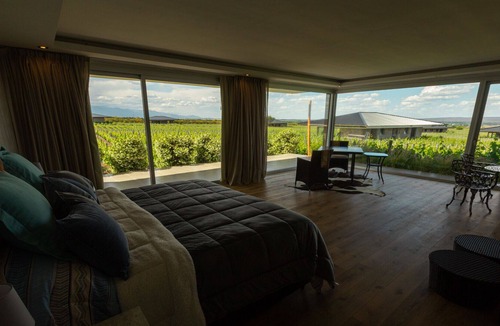 Ugarteche Cabin | Unique Villas del Malbec Lodges between vineyards and mountain view
