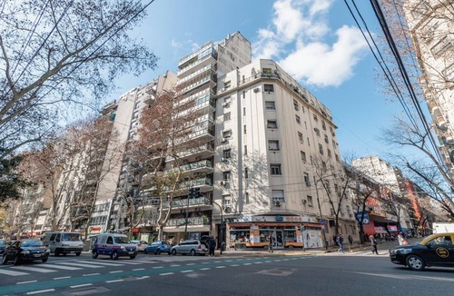 Recoleta Apartment | Upscale & Spacious Recoleta Condo - Blazing fast WiFi - Four Seasons Mattress