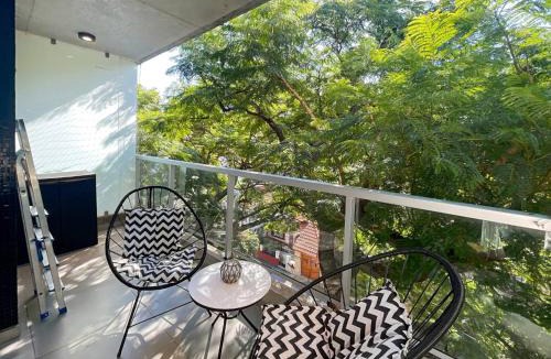 Villa del Parque Apartment | Urban Retreat Elegant Modern Apartment with Balcony in Villa del Parque