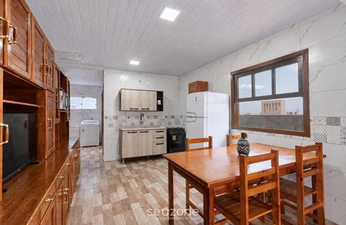 Centro Villa | Vó Bá House Imbituba Center with Barbecue TOU0497