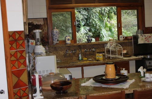 Petropolis House | Vacation home in Refugio Teresopolis, surrounded by forest, in an environmental protection area.