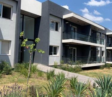 La Falda Apartment | Villa Edén Departamento 1 Dormitorio con Cochera