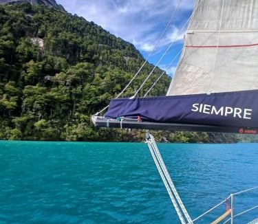San Carlos de Bariloche Boat Rental | Vivi Bariloche desde el Agua Excursiones nauticas
