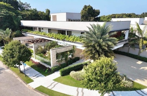 Riviera de Sao Lourenco House | Wonderful mansion in Riviera de São Lourenço, pets allowed. Great location