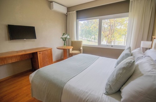 Campana Hotel | Wyndham Garden Campana