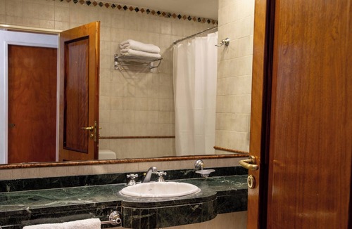 Lujan Hotel | Wyndham Garden Luján