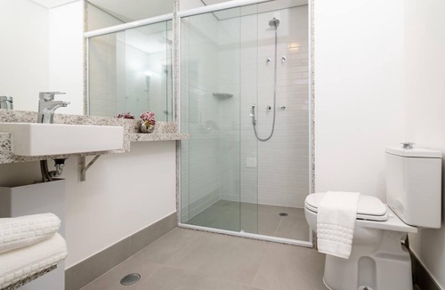 Sao Paulo Hotel | Your Ideal City Base for Comfort and Convenience | Onsite Bar & Restaurant
