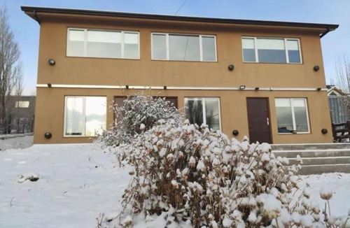 Macrozona Bahia Redonda y Primeros Faldeos Apartment | Your Lakeside Paradise: Comfort and Full Kitchen Awaits
