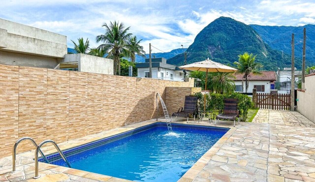 Ótima casa com WiFi e churrasqueira em Bertioga/SP in Bertioga