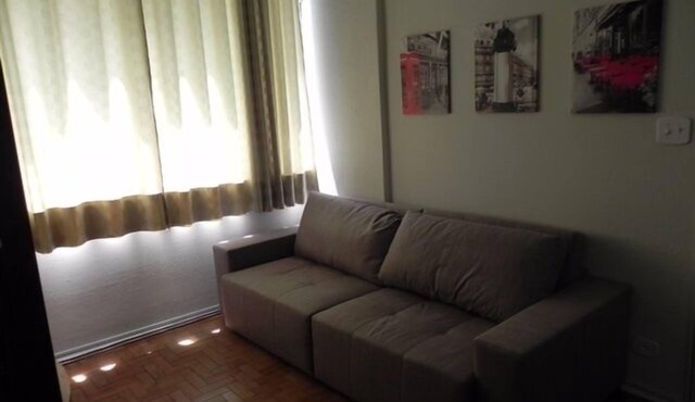 1105 Spacious and airy living room and bedroom with Wi-Fi