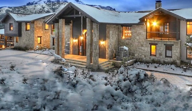 1250 m2 Exclusive Luxury Mansion overlooking Cathedral Mountains