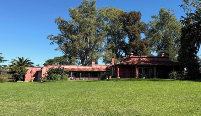 17-Acre Country House with Pool and Jacuzzi
