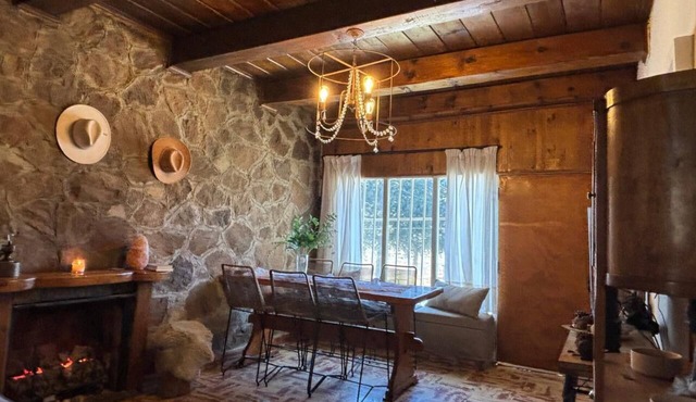 2-bedroom cabin in Alumine, river view, close to the center