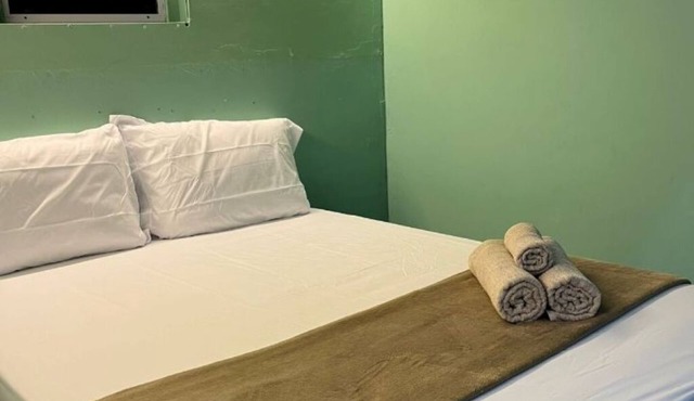 2-bedroom studio in welcoming Florianópolis with AC