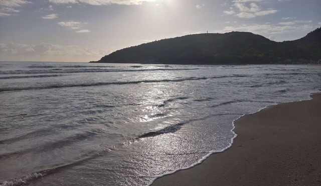 2 Minutos da Praia da Barra da Lagoa, Apto Para até 7 Pessoas in Barra da Lagoa Florianópolis