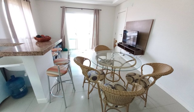 209, 2-bedroom apartment with double garage space in Bombinhas