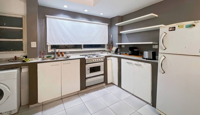 3-Room Apartment for Temporary Rental Across from Plaza de Los Dos Congresos