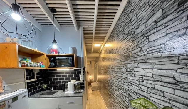40 min from the Airport / modern apt in Banfield!