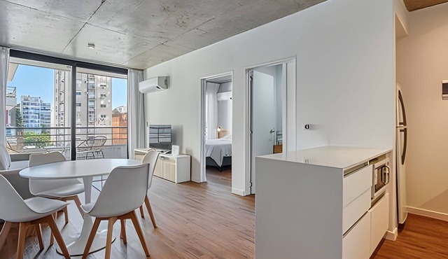 503 R Very bright 2-room apartment.