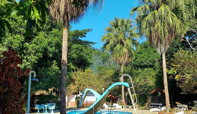 A paradise among mountains, 1 hour from Rio, for up to 60 people.