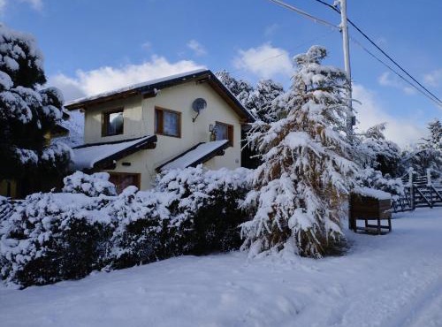 Alewekehue , casa cerca Cerro Catedral