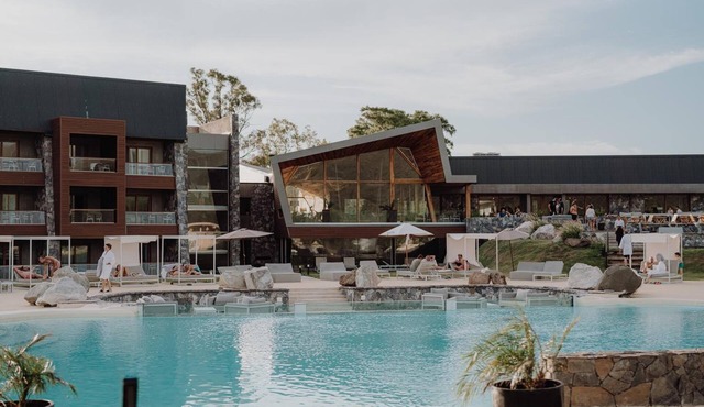 Alpine Luxury Suite: Near Brewery Park & Mountain Trails | Outdoor & Indoor Pool