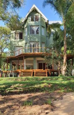 AMANU Casa Unica en el delta de Tigre a solo 5' para 30 personas