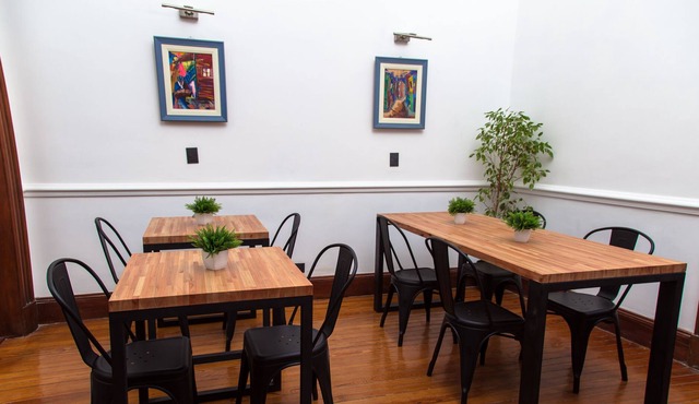 Amazing Historic Apartment in the City Centre