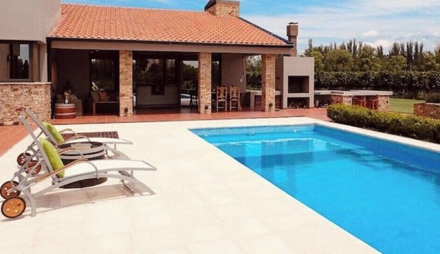 Amongst the Vines 3bedroom with pool and mountain views in Valle de Uco, Mendoza
