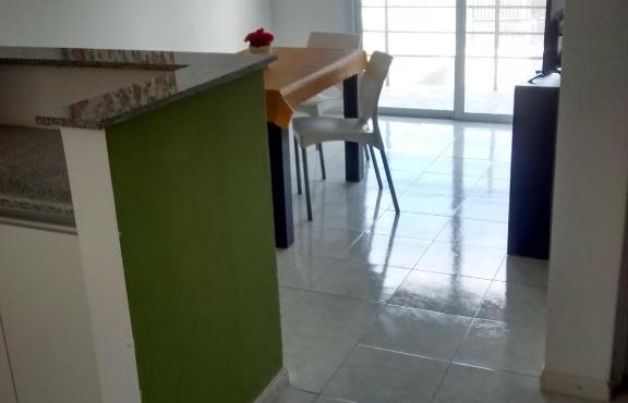 Apart 12 de Octubre 1028