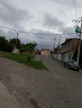 Apartamento 1 andar próx a Villa hípica de gravata 10 mim do centro pátio de eventos acomoda 5 pessoas 2 quartos dois banheiros sendo uma suíte mobiliado garagem para moto