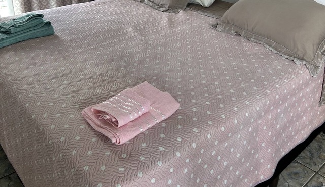 Apartamento Aconchegante e Central, com Dois Quartos Arejados com ar Cond