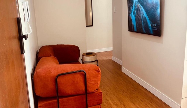 Apartamento com ar condicionado e lava e seca