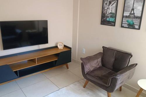 Apartamento com varanda no centro de Aperibé in Aperibé