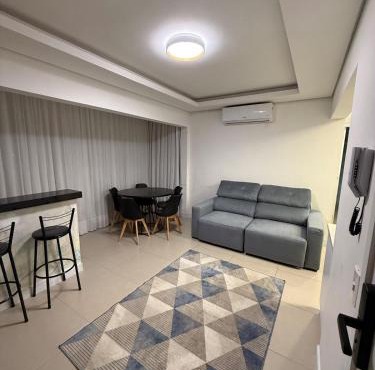 Apartamento Completo com Churrasqueira, 2 Quartos e Ar-Condicionado