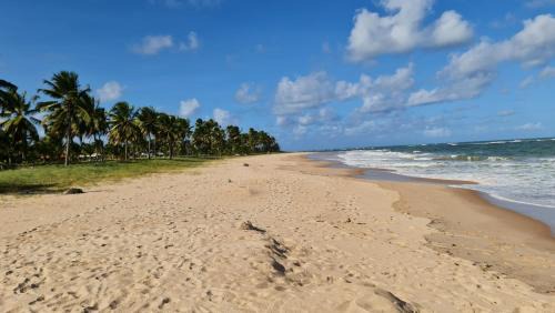 Apartamento espetacular na MELHOR praia da Bahia, GUARAJUBA é uma das únicas praias com selo azul do Brasil -Luxo, lazer, diversão e tranquilidade! Projetado para que você tenha a melhor experiência em hospedagem - Condominio tipo resort, o mais procurado in Camacari