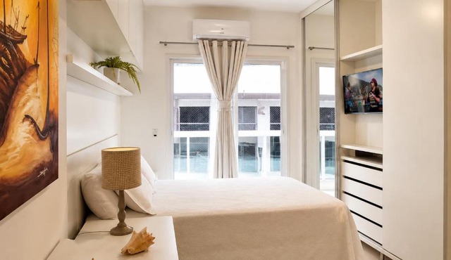 Apartamento Praia do Forte Cabo Frio com Ar e Piscina in Cabo Frio