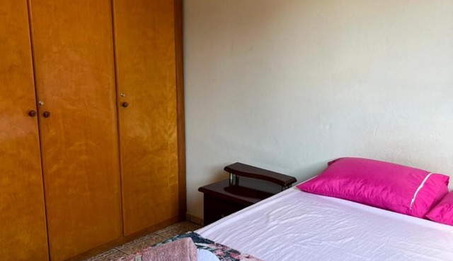 Apartamento simples no centro de Lavras com garagem