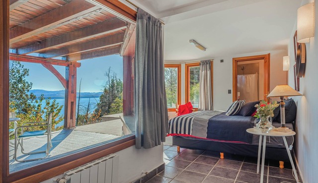 Apartment with panoramic view and swimming pool