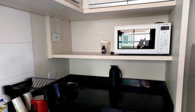 Apartment with air, prox to the racetrack!