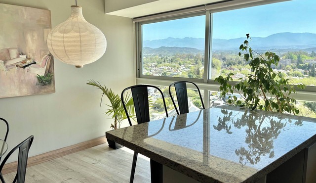 APARTMENT WITH CITY AND MOUNTAIN/POOL VIEW