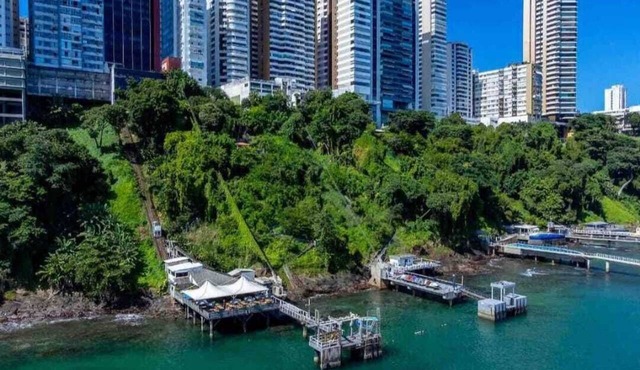 Apartment with sea view.