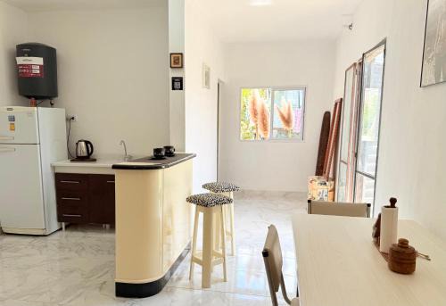 ApartWestern