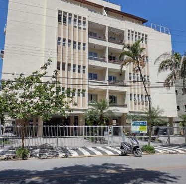 Apto Completo a 500 m da Praia da Enseada, Garagem e Wi-Fi